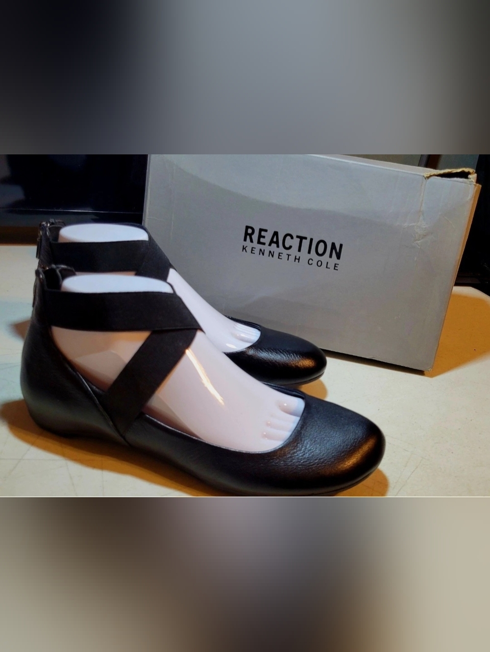 Womens Shoes Size 8.5M Cross Strap Pro Time Leather Ballet Flat | Kenneth Cole